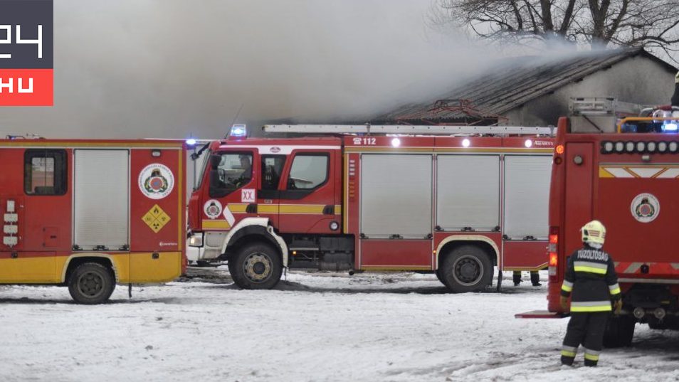 Kigyulladt egy autó a Dunántúlon 24 hu