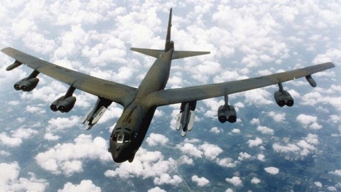 B52-es bombázó (bombázó, b52,)