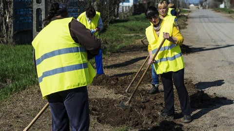 kozmunka(210x140)(1).jpg (közmunka)