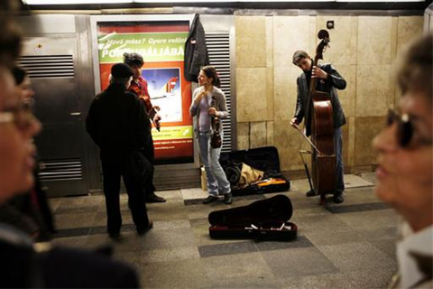 utcazenesz(960x640).png (utcazenész, zenész, aluljáró, )