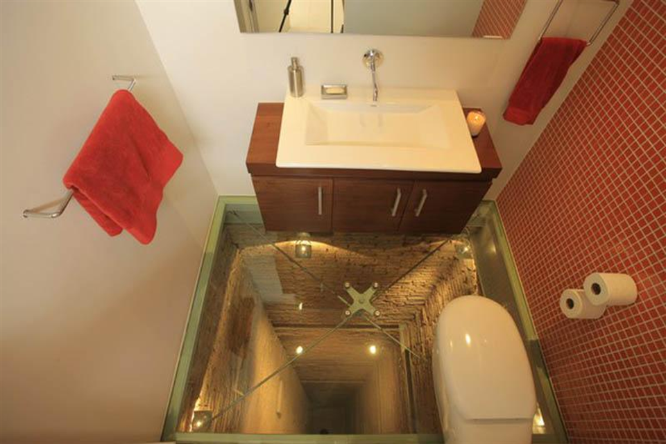 WC-a-levegoben(960x640).png (wc, vécé, design, építészet)