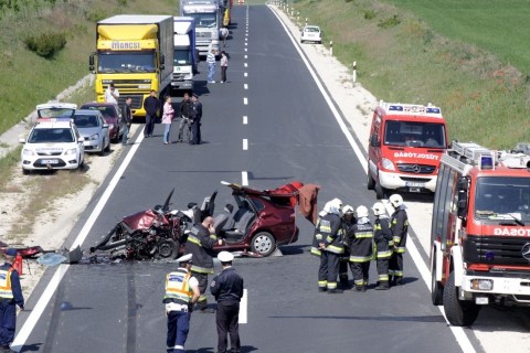 baleset_bfőkajár (baleset, balatonfőkajár, )