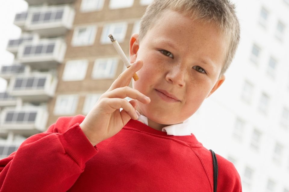 cigi-gyerek (dohányzás, tini, )