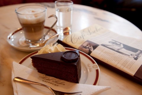 kávé (kávé, torta, )