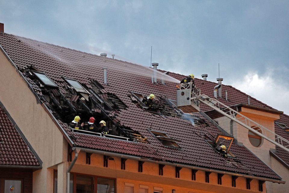 lakástűz(i) (lakástűz, tűzoltás, )