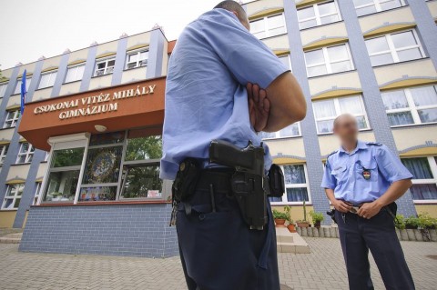 rendőrök (rendőrök)