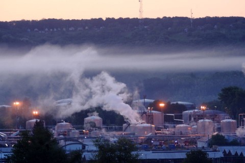 robbanás_mol(i) (robbanás, mol, finomító, zala, zala, )