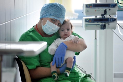 újszíves-baba(i) (újszíves baba, szívátültetés, )