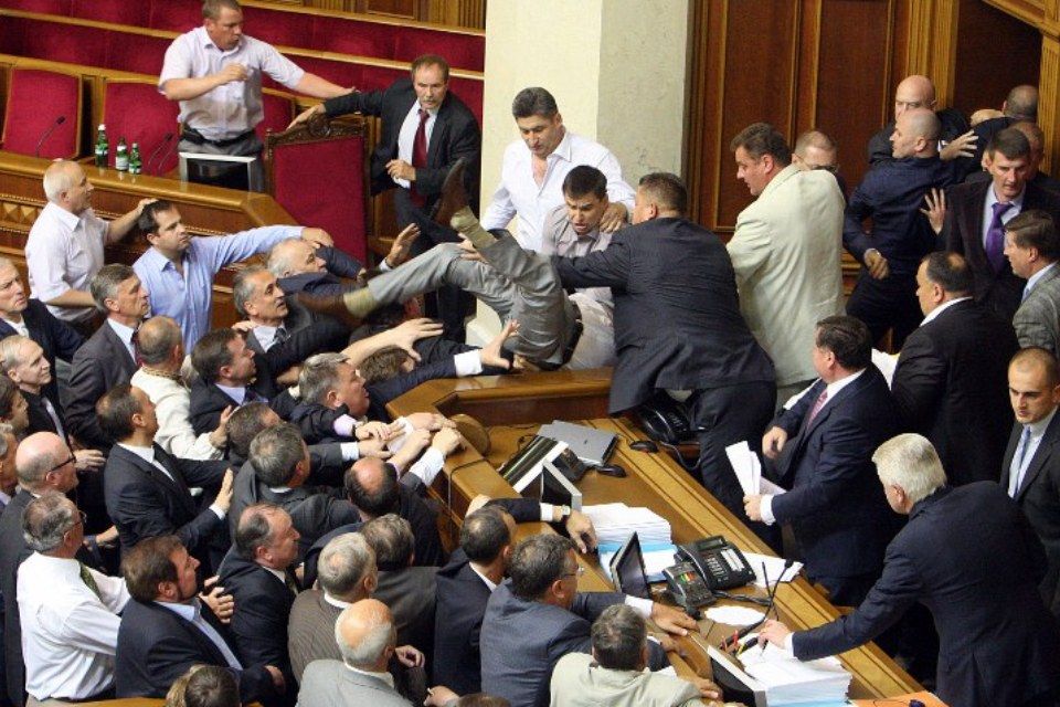 ukrán-parlament (verekedés, ukrán parlament, )