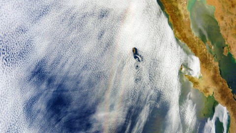 Kettős szivárvány az űrből (szivárvány, űr, nasa, )