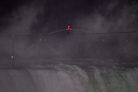 Nik Wallenda-niagara (Nik Wallenda, niagara, )