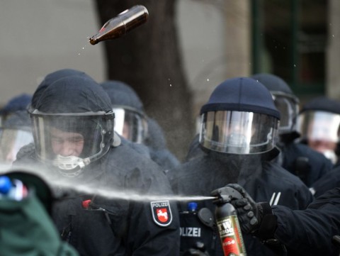 Rohamrendőr spray (rohamrendőr, spray, )