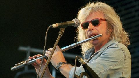 Somlo-Tamas-zenel(430x286)(1).jpg (somló tamás, )