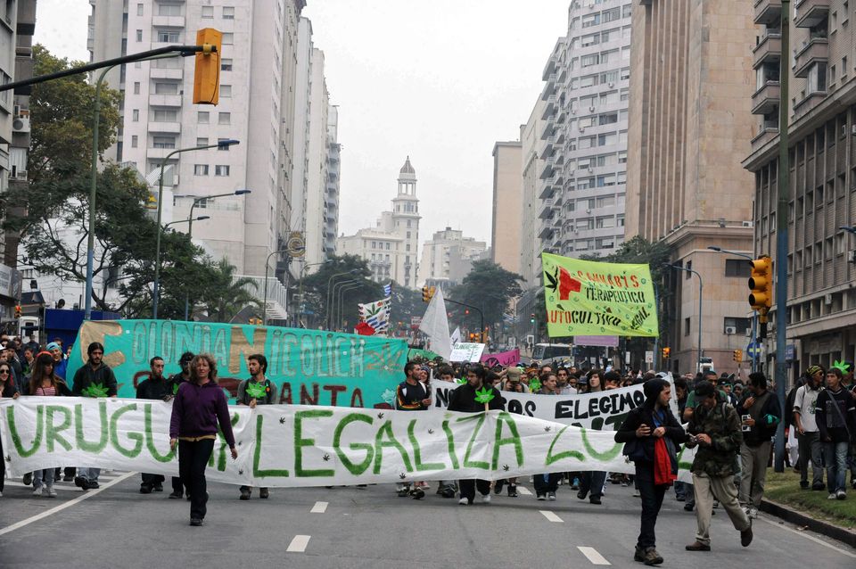 Uruguay tüntetés (uruguay, marihuána, tüntetés, )