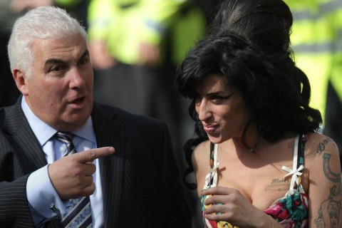 amy-winehouse-apjával (amy winehouse, mitch winehouse, )