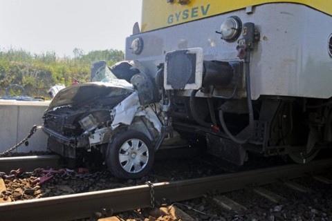 autó-vonat (ingyenes, baleset, )