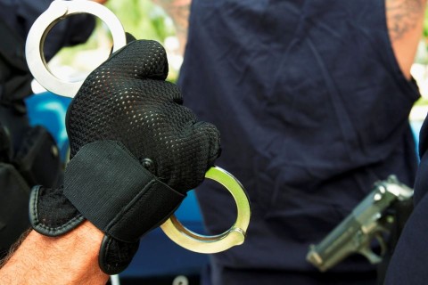 bilincs-fegyver (bilincs, fegyver)