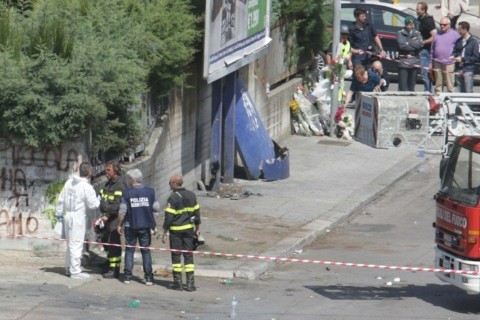 brindisi-robbantás (brindisi, olaszország, )