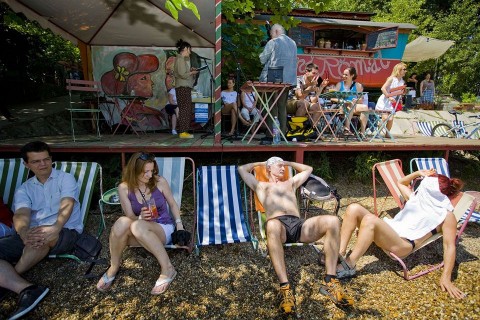 fellini kultúrbisztró (fellini, római part, bibliocikli)