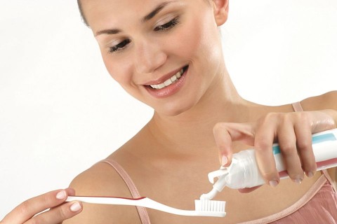 fogmosás (fogkrém, fogkefe, )