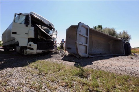 kamion balesete (kamionbaleset, )