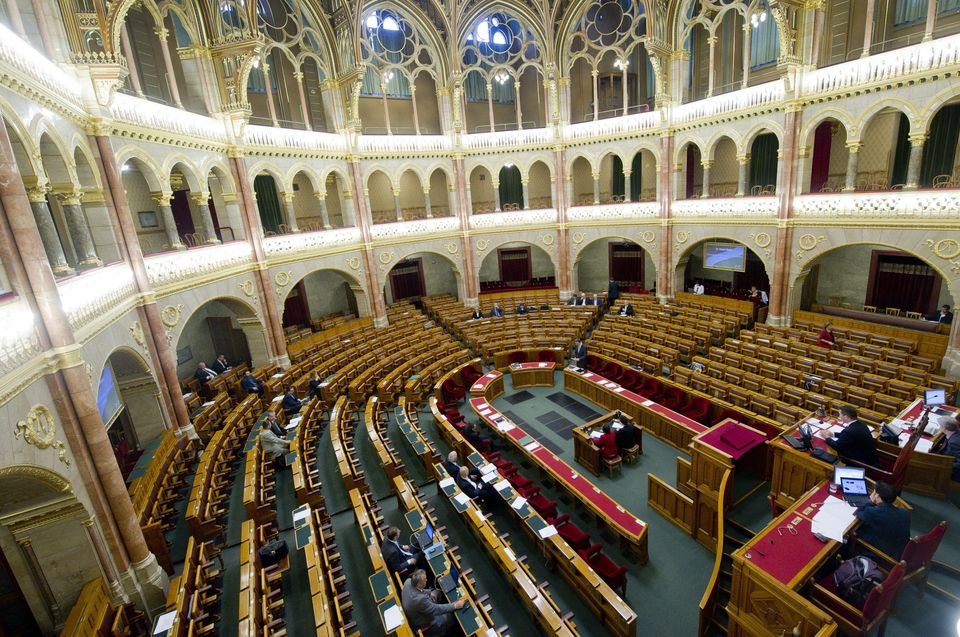 parlament (parlament, )