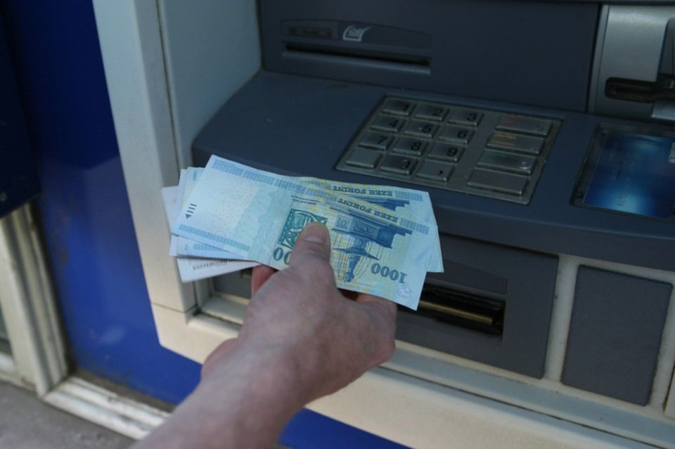 penz(960x640)(2).jpg (pénz, bankautomata, )