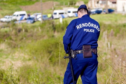 rendőr (rendőr, rendőrség, TNOR)