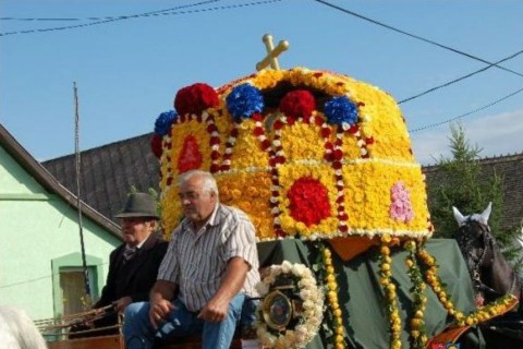 rózsaünnep (rózsaünnep szőregen, )
