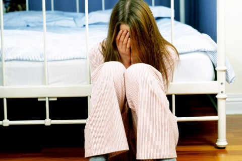 sír-lány (szomorú, depresszió, )