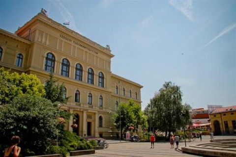 szeged-dugonicstér (szeged, dugonics tér felújítás, )