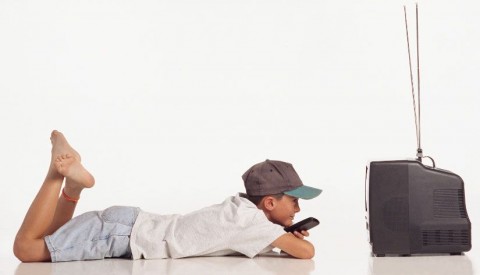 tévénéző (tévénéző)