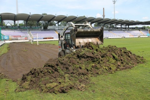 újpesti gyepcsere (szusza ferenc stadion, )