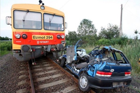 vonat-suzuki (ingyenes, baleset, )