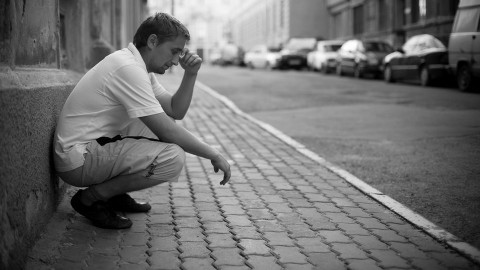 Munkanélküli fiatal ()