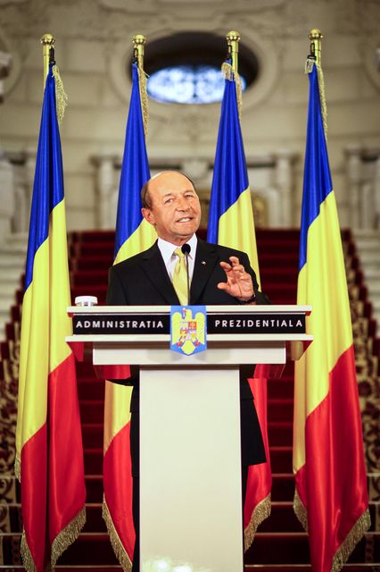 Traian Basescu  (traian basescu, )