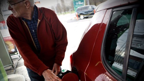 benzin (benzin, tankolás, üzemanyag, )