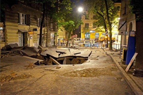 csőtörés-gellérttér (ingyenes, csőtörés a gellért téren)