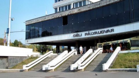 déli pályaudvar (déli pályaudvar, vonatbaleset, )