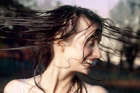 fejfordítás (haj, vizes haj)