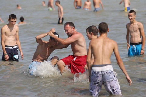 furdozes-(i)(960x640).jpg (fürdőzés, strand, hőség, )