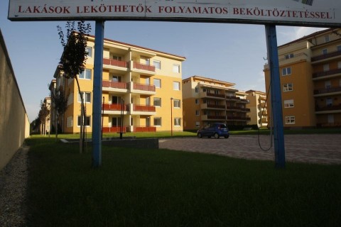 lakás (lakás eladó)