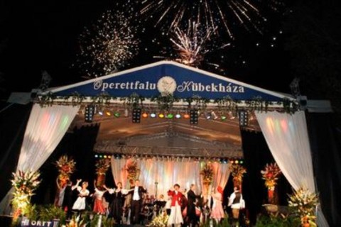 operettfalu (operettfalu, )