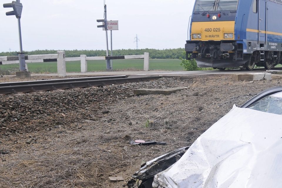 vasúti-átjáró-baleset (ingyenes, baleset)