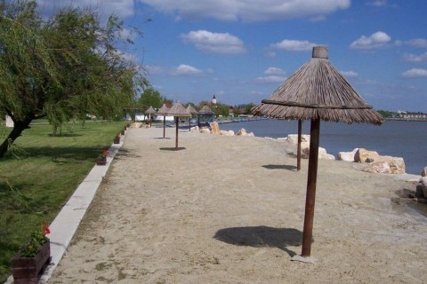 velence-efott (velence, efott, )