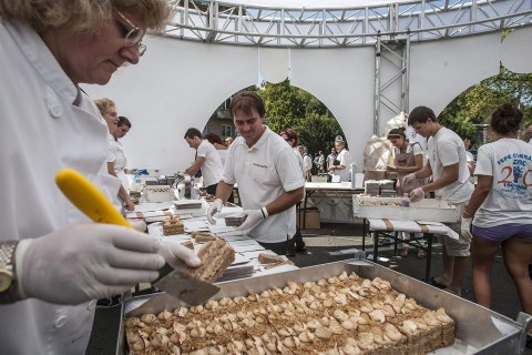 Ország Tortája (ország tortája, )