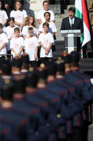 áder jános (ingyenes, augusztus 20., )