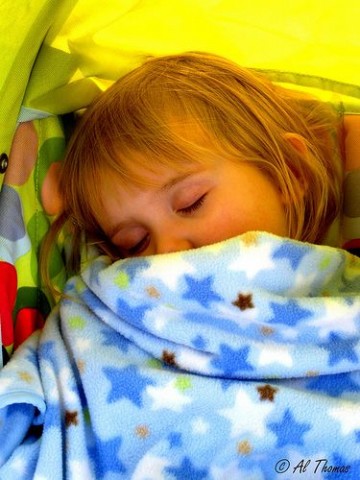 alvás (alvás, alvó gyerek, gyerek)