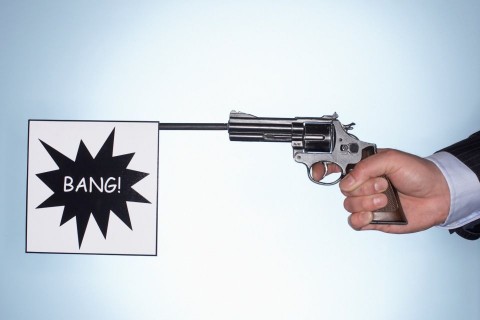 kamupisztoly (kamupisztoly)