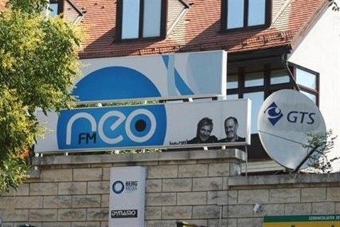 neo-fm(1)(960x640).jpg (neo fm)